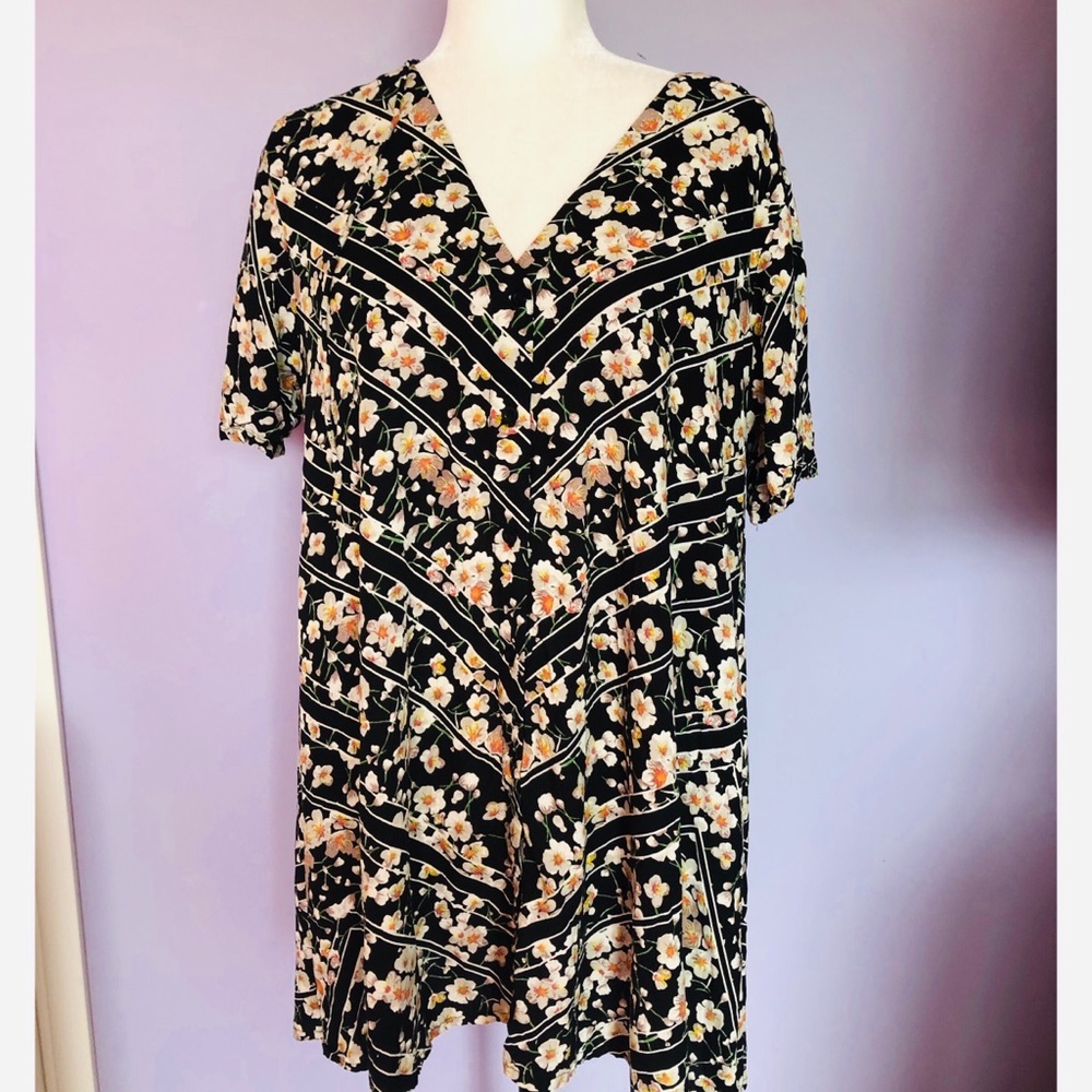 Motel Crosena Floral Button-Down Shift Dress - Picture 8 of 8